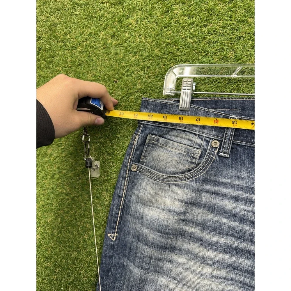 Buckle shop confidence
